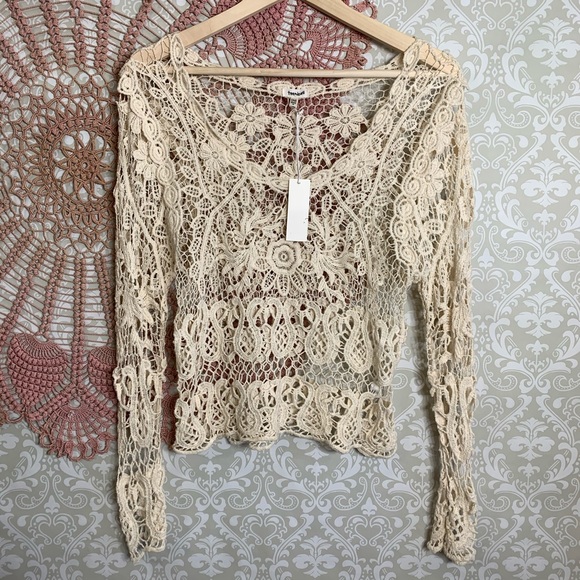 TeenBell Tops - 5/$25 Teenbell Crochet Long Sleeve Top